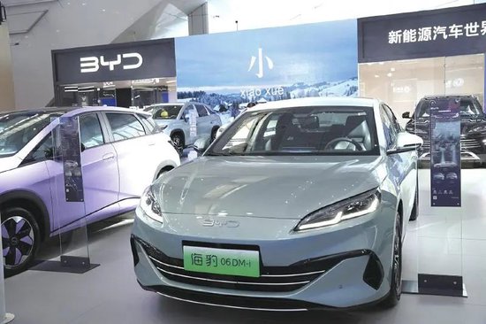 信钰证券  新能源车市2月开门红：比亚迪销量破32万辆，小鹏同比激增570%