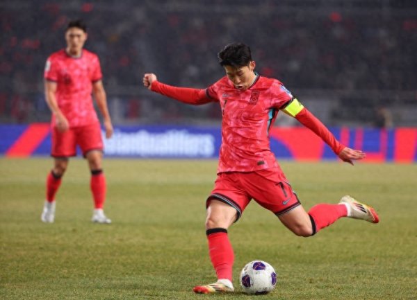 掌乐策略 洪明甫: 还没决定是否要更换国家队队长人选, 孙兴慜是称职的队长